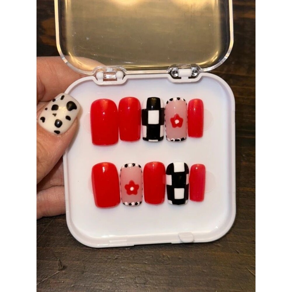 Red, Black & White Checkered Floral Square Press On Nails Size Medium
